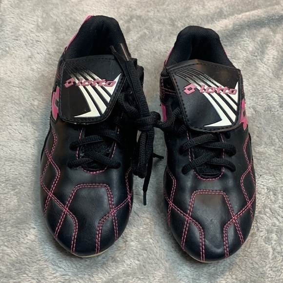 Lotto Soccer Cleats - Picture 1 of 6